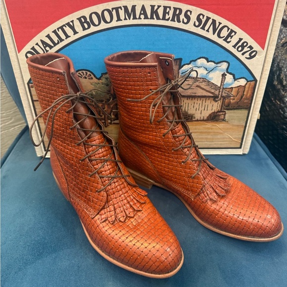 Justin Boots Shoes - Justin Tan Basket Weave Leather Lace-Up Boots | Women’s Size 6 | Vintage Western